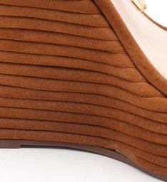 Sandália Anabela Nobuck Texture Wood