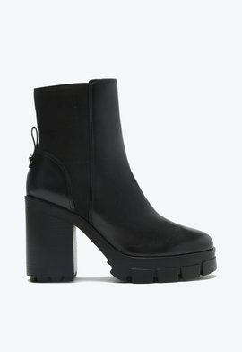 Bota Meia Pata Couro Preta