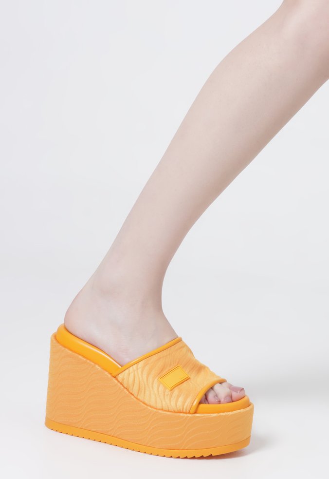 Sandália Mule Plataforma Lorelay Tecido Laranja