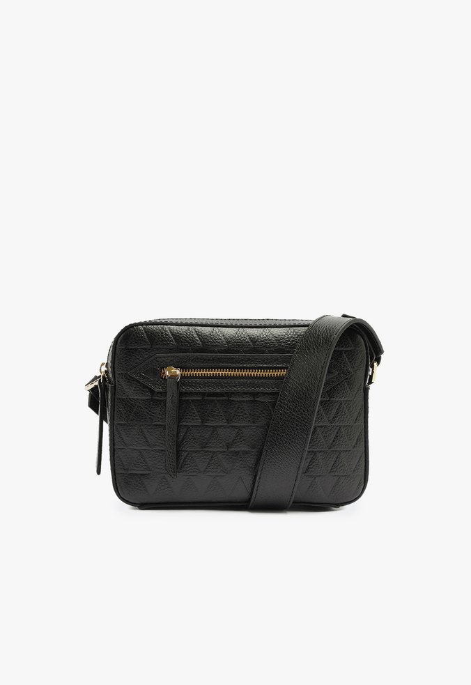 Bolsa Tiracolo Pequena Triangle Grained Couro Preta