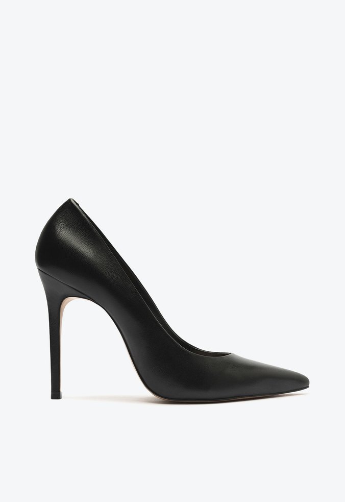 Sapato Scarpin Caiolea Couro Preto