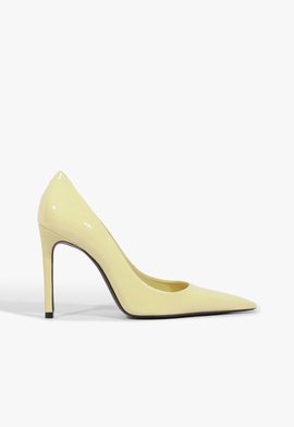 Scarpin Clara Bico Fino Couro Amarela