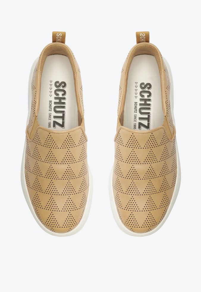 Tênis Slip On Triangle Couro Bege