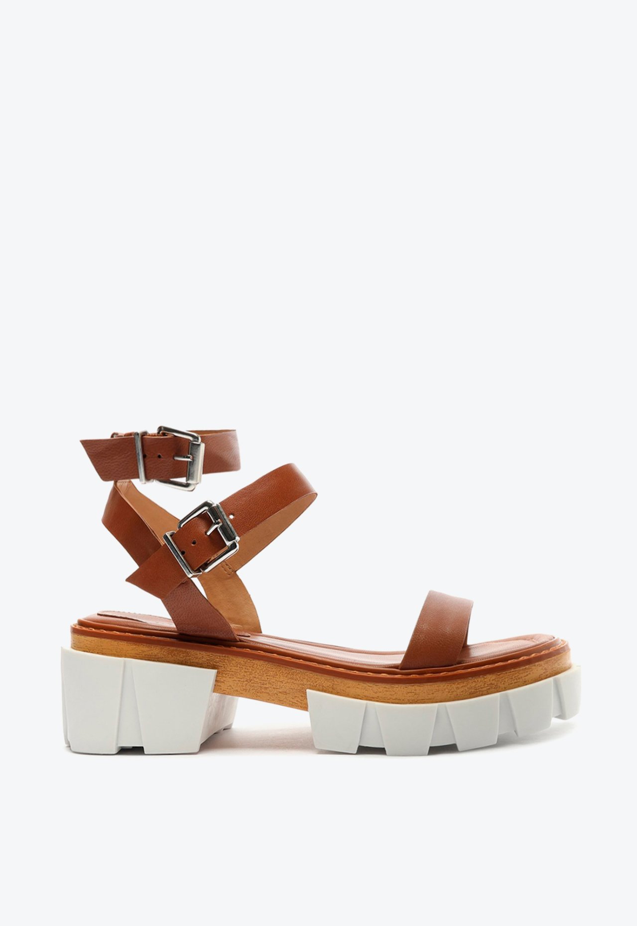 Sandalias tratoradas salto sales baixo