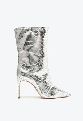 Bota Mary Cano Curto Couro Metalizada Prata