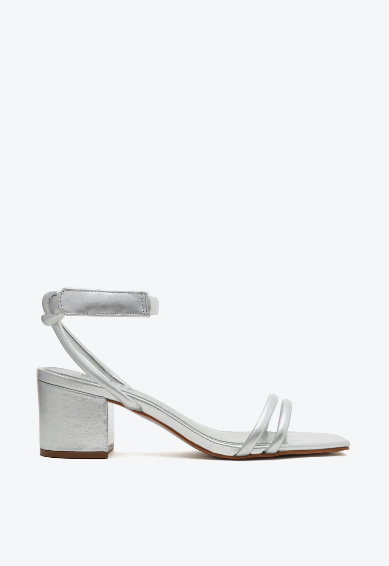 Sandália Salto Bloco Médio Couro Prateada | Schutz