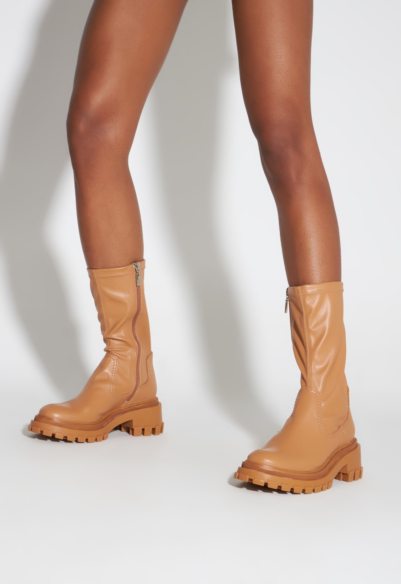Bota schutz top tratorada caramelo