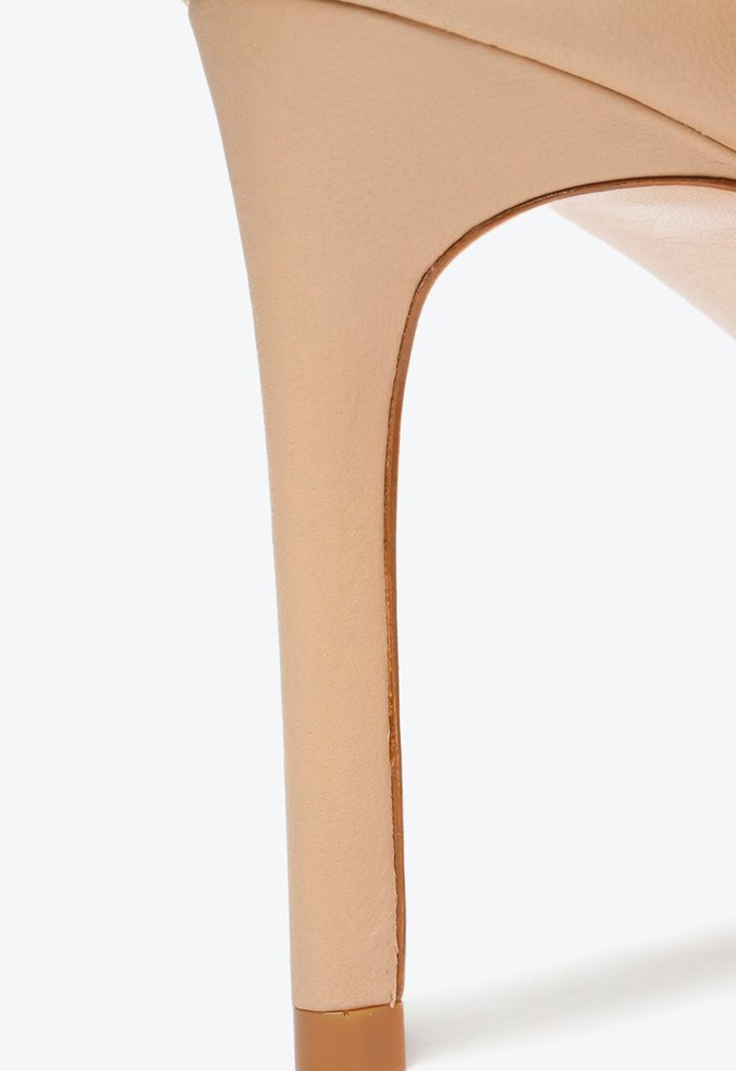 Sapato Scarpin Salto Alto Couro Verniz Bege Sapato Scarpin Salto Alto Couro Verniz Bege