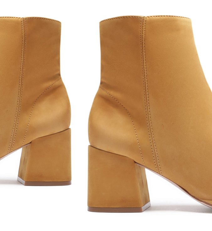 New Boot Evasê Nobuck Caramel New Boot Evasê Nobuck Caramel