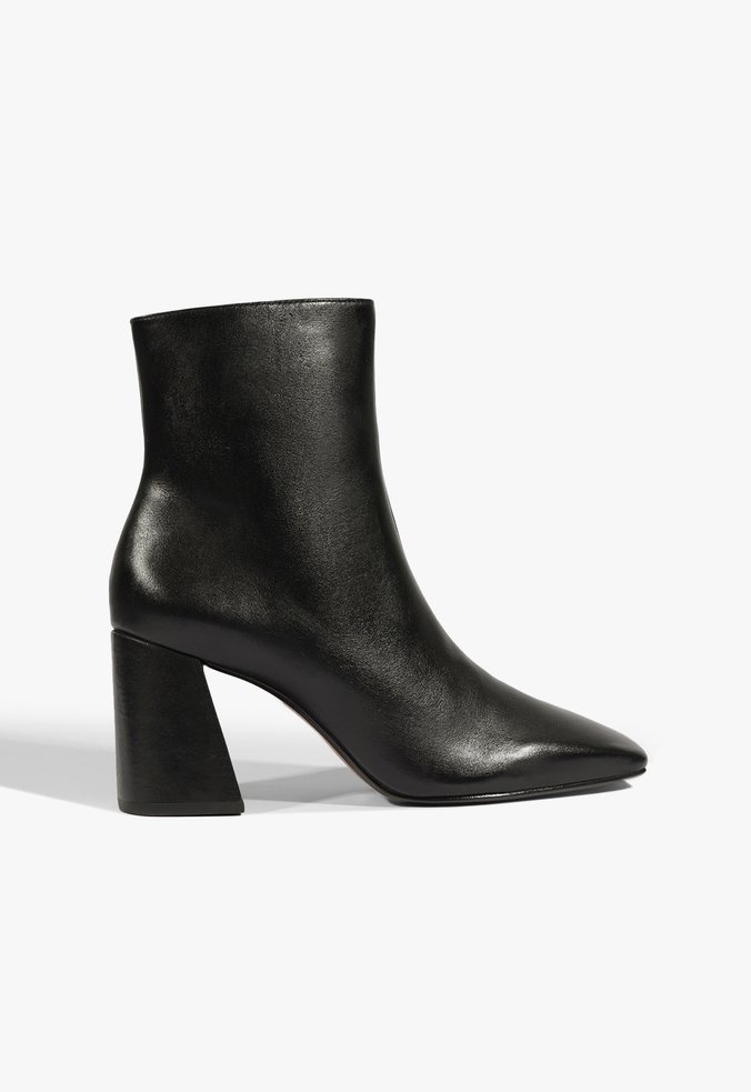 Bota City Chic Couro Salto Bloco Alto Preta